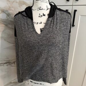 Beyond Yoga Hooded Longsleeve Lightweight Cropped Lightweight Thumbholes Size XS